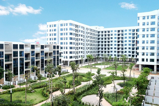 Hà Nội đề xuất UBND cấp xã xác nhận thu nhập cho người lao động tự do mua NƠXH. (Ảnh minh họa: TTXVN)