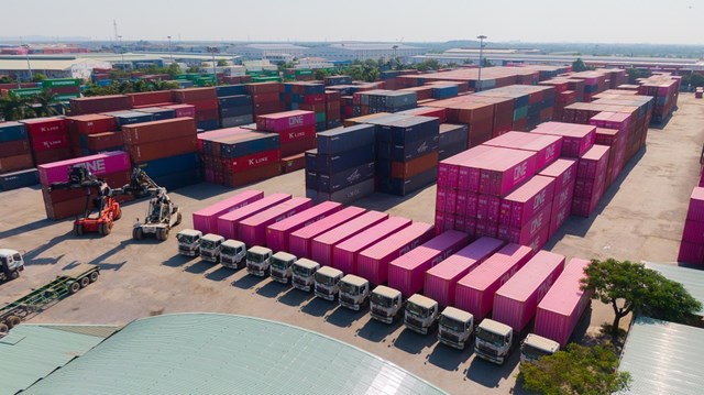 Vinabridge chuyên cung cấp dịch vụ khai thác kho hàng lẻ (CFS), depot, giao nhận vận tải, tích hợp logistics.