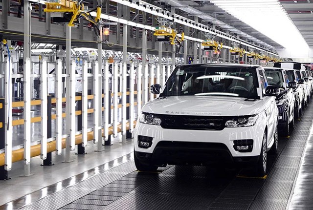 JLR – một trong những nhà sản xuất ôtô hàng đầu tại Anh theo sản lượng hiện đang bán khoảng 400.000 xe mỗi năm, bao gồm các dòng xe Range Rover Sport, Defender và các mẫu xe cao cấp khác