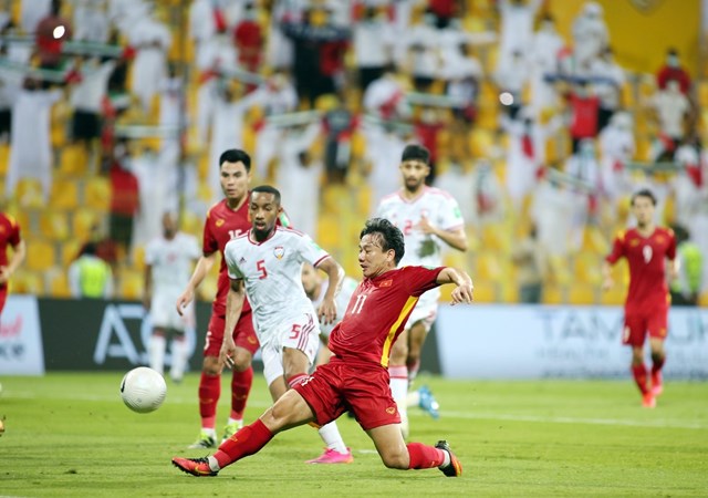 Cầu thủ Minh Vương ghi b&agrave;n v&agrave;o lưới UAE tại v&ograve;ng loại 2 World Cup 2022 (Ảnh: 24h.com.vn)