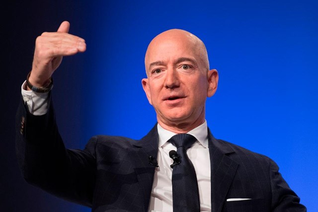 Vượt mốc 180 tỷ USD, t&#224;i sản của Jeff Bezos đạt kỷ lục mới - Ảnh 1