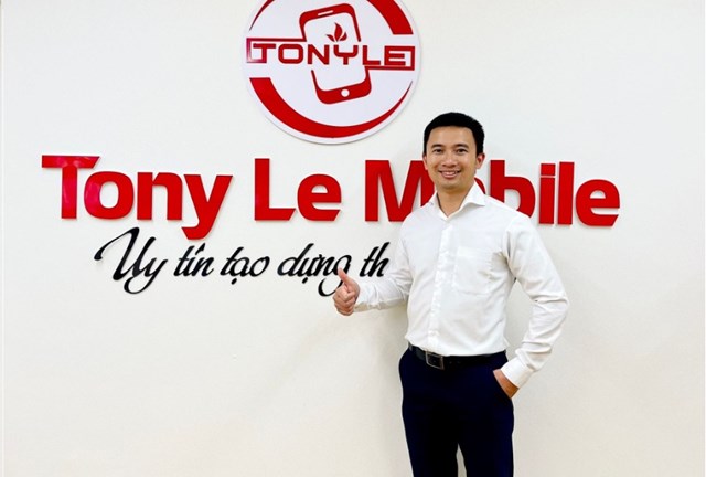Anh Lê Trung Hiếu và thương hiệu kinh doanh  Tony Le Mobile
