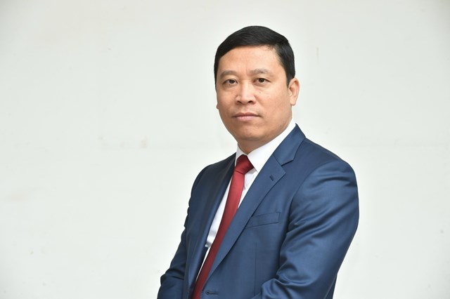 Tổng Giám đốc Tổng công ty May 10 Thân Đức Việt