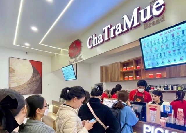 Đầu tháng 3 vừa qua, thương hiệu trà sữa Chatramue của Thái Lan đã có cửa hàng đầu tiên tại Hà Nội. 