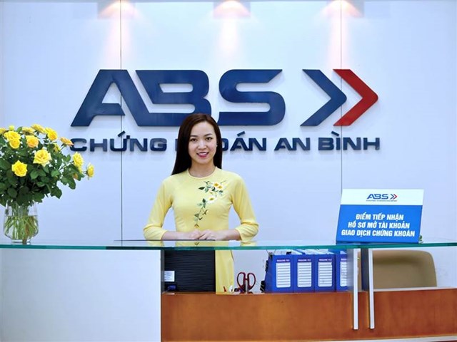 Công ty cổ phần Chứng khoán An Bình - ABS (mã Ck: ABW) sẽ thực hiện nộp hồ sơ xin niêm yết cổ phiếu trên sàn HOSE, sau gần 1 năm đăng ký giao dịch trên UPCOM.