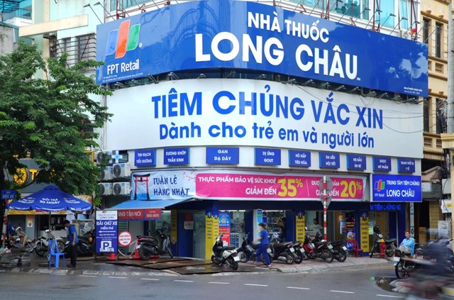 CTCP Bán lẻ Kỹ thuật số FPT (FPT Retail, FRT) đã cho ra mắt tổng cộng 4 Trung tâm tiêm chủng Long Châu với 2 cơ sở tại Tp.HCM và 2 cơ sở tại Hà Nội. 