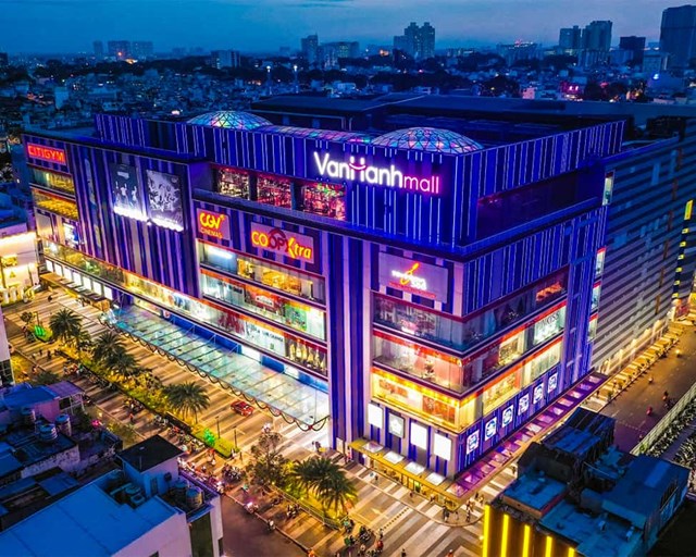 Năm 2023, Vạn Hạnh Mall dự kiến doanh thu 450 tỷ, LNTT 150 tỷ đồng; tương ứng biên lợi nhuận lên đến 33,3% trên doanh thu.
