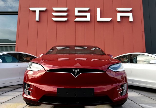 Tesla xuất xưởng hơn 1 triệu xe trong v&ograve;ng 1 năm.