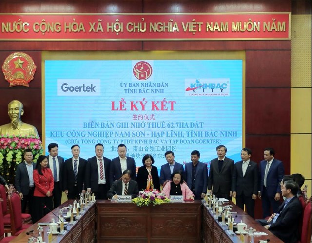 Lễ k&yacute; kết bi&ecirc;n bản ghi nhớ (MOU) về việc thu&ecirc; lại 62,7 ha đất tại KCN Nam Sơn - Hạp Lĩnh giữa Tổng C&ocirc;ng ty Ph&aacute;t triển Đ&ocirc; thị Kinh Bắc (KBC) v&agrave; Tập đo&agrave;n Goertek &nbsp;