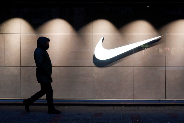 Nike v&#224; c&#244;ng cuộc &#39;thắt lưng buộc bụng&#39;: Sa thải nh&#226;n vi&#234;n, l&#234;n kế hoạch cho cuộc t&#225;i cấu tr&#250;c lớn - Ảnh 1