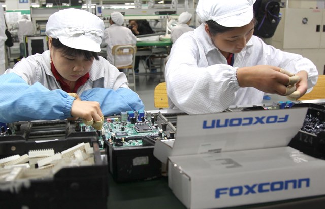 Doanh thu qu&yacute; I/2021 của Foxconn vượt xa con số dự kiến với 1 tỷ USD.