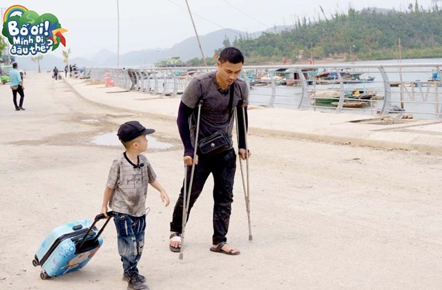 Bố ơi m&#236;nh đi đ&#226;u thế? 2025 tập 1: Trung Ruồi gặp “kh&#243;” v&#236; con g&#225;i sợ bẩn, Neko L&#234; “to&#225;t mồ h&#244;i” khi hai con chọn ở nh&#224; thuyền - Ảnh 7