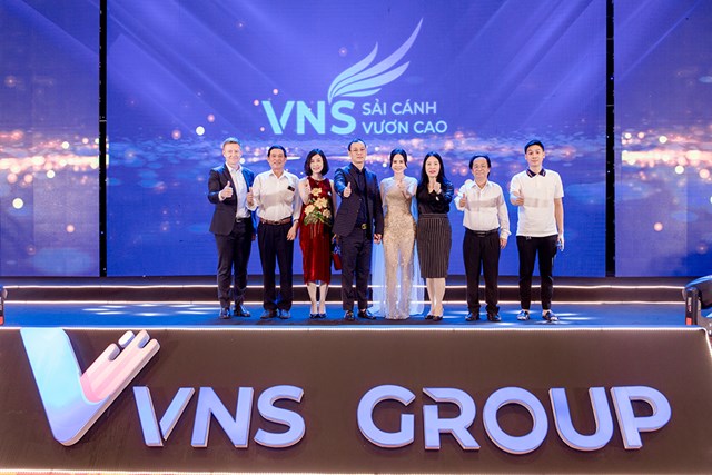 Ban l&atilde;nh đạo của VNS Group