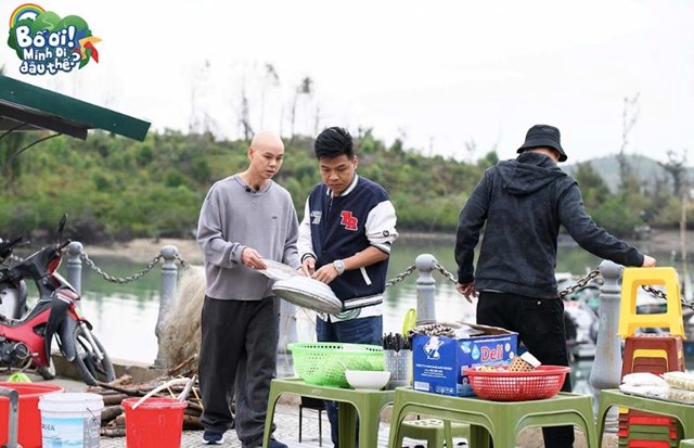 C&aacute;c bố khởi nghiệp với&nbsp;m&oacute;n b&aacute;nh cuốn chả mực