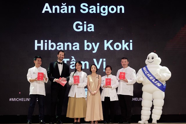 4 nh&agrave; h&agrave;ng Việt Nam nhận được một ng&ocirc;i sao Michelin danh gi&aacute;