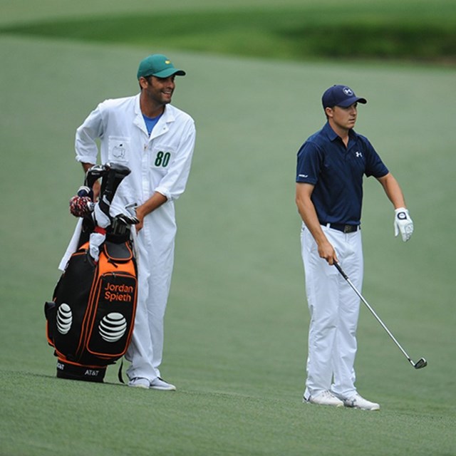 Có nhiều caddie từng là golf thủ và họ có thể vừa mang túi golf vừa chia sẻ kinh nghiệm với golfer