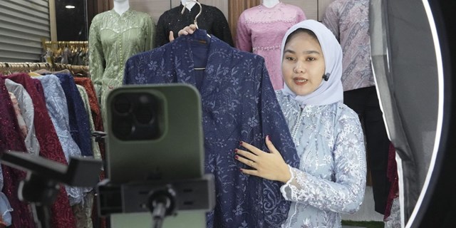 Indonesia cấm mua sắm, b&#225;n h&#224;ng tr&#234;n mạng x&#227; hội TikTok - Ảnh 2