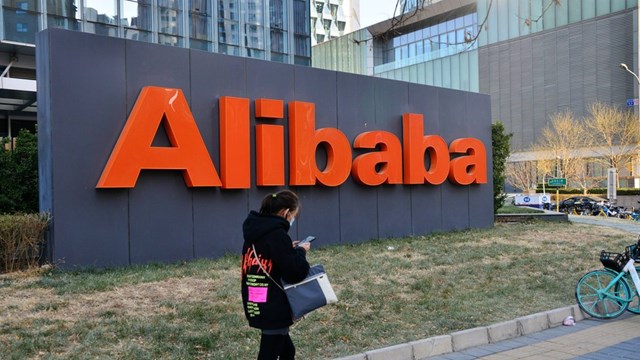 Gi&aacute; trị vốn h&oacute;a của Alibaba chỉ c&ograve;n khoảng 358 tỷ USD ở thời điểm hiện tại, giảm tới 500 tỷ USD so với c&ugrave;ng kỳ năm ngo&aacute;i.