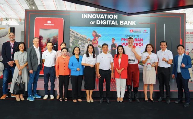 Techcombank đồng h&agrave;nh mang lại gi&aacute; trị t&iacute;ch cực cho cộng đồng.