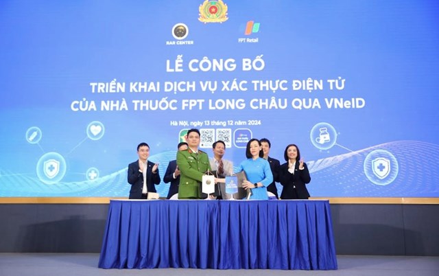 Trung t&acirc;m RAR v&agrave; FPT Long Ch&acirc;u k&yacute; kết hợp t&aacute;c.