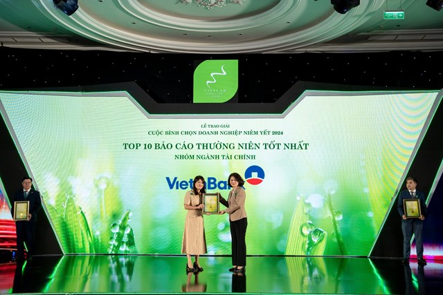 VietinBank gi&#224;nh c&#250; đ&#250;p giải thưởng về B&#225;o c&#225;o thường ni&#234;n tại VLCA 2024  - Ảnh 2