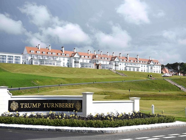 Sân golf thứ hai của Trump tại Scotland có tên là Trump Turnberry. Đây là sân golf có tuổi đời hơn 1 thế kẻ với 2 sân golf 18 lỗ, một sân 9 lỗ, khu cưỡi ngựa và chăm sóc spa.