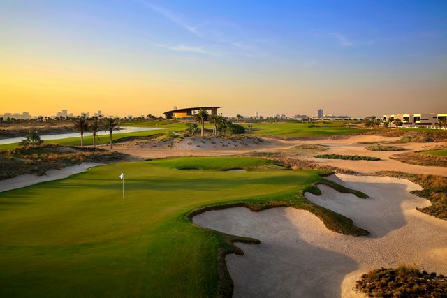 Sân golf châu Á duy nhất của tổng thống Trump tọa lạc tại Dubai. Bên cạnh một sân golf 18 lỗ, nơi đây còn có một sân giả trong nhà, một khu nghỉ dưỡng rộng gần 2.800m2, hồ bơi và một khách sạn xa xỉ. 