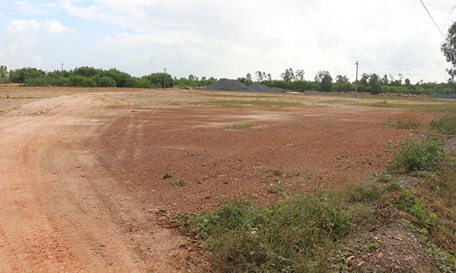 Bãi đất trống được giới thiệu là thuộc 1 dự án bất động sản (ảnh minh họa).