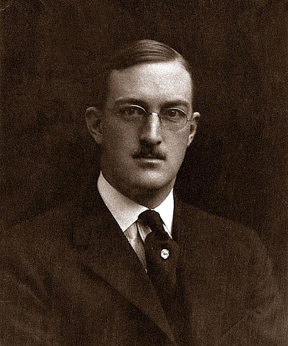 William Edward Boeing là con cả của một gia đình nhập cư người Đức giàu có.