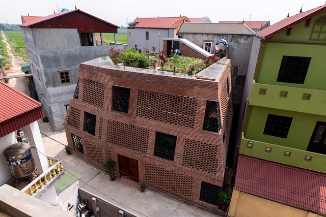 Chiêm ngưỡng ngôi nhà gạch nung ở ngoại thành Hà Nội giành nhiều giải thưởng quốc tế