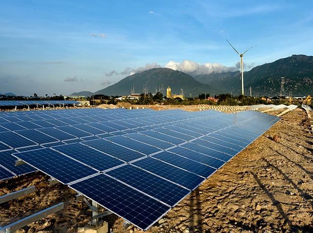Trung Nam Group huy động gần 15.000 tỷ đồng tr&aacute;i phiếu để đầu tư điện mặt trời v&agrave; bất động sản.