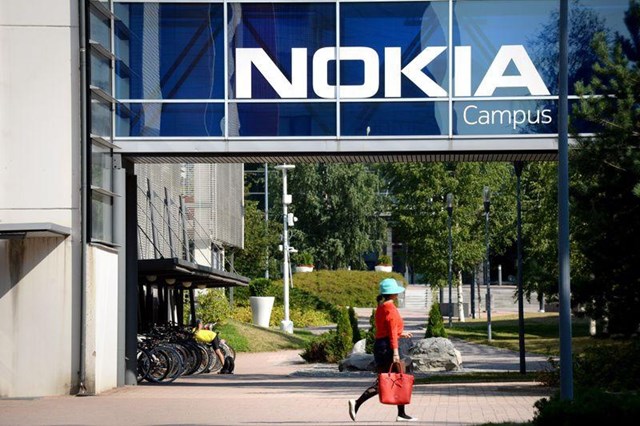 Nokia&nbsp;l&agrave; tập đo&agrave;n chuy&ecirc;n sản xuất thiết bị viễn th&ocirc;ng, điện thoại di động. T&ecirc;n gọi c&ocirc;ng ty được lấy từ th&agrave;nh phố Nokia, nơi n&oacute; được th&agrave;nh lập v&agrave;o năm 1865. Ảnh:&nbsp;Reuters.