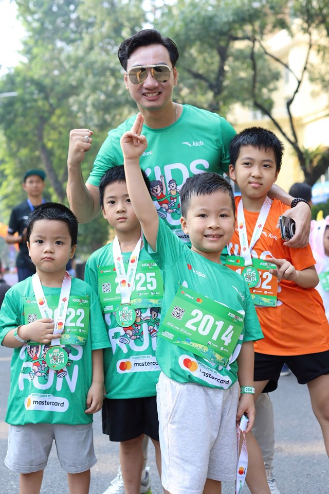 Vui hết m&#236;nh với đường đua Mastercard Kids Run 2024 - Ảnh 9