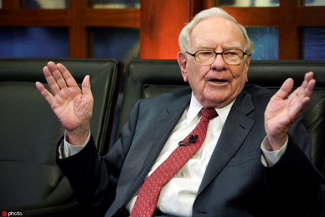 Tỷ ph&uacute; Warren Buffett than thở với c&aacute;c nh&agrave; đầu tư về việc thiếu c&aacute;c lựa chọn s&aacute;p nhập tiềm năng trong năm 2021. Ảnh: AP.