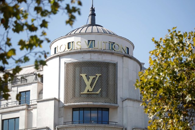 Một cửa hàng Louis Vuitton ở Paris. Ảnh: Charles Platiau/Reuters.