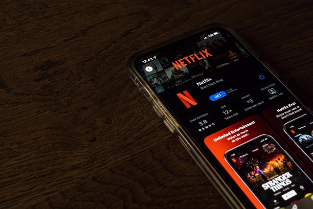 Netflix đã áp dụng tính phí chia sẻ mật khẩu ở một số quốc gia Nam Mỹ và dự kiến sẽ tính phí này trên toàn cầu trong thời gian tới. Ảnh: Getty Images.