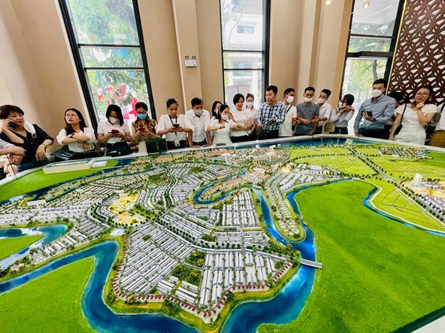 Thị trường biệt thự/căn hộ TP Hồ Ch&#237; Minh: Hơn 60% nguồn cung mới c&#243; gi&#225; hơn 11 tỷ đồng/căn  - Ảnh 1