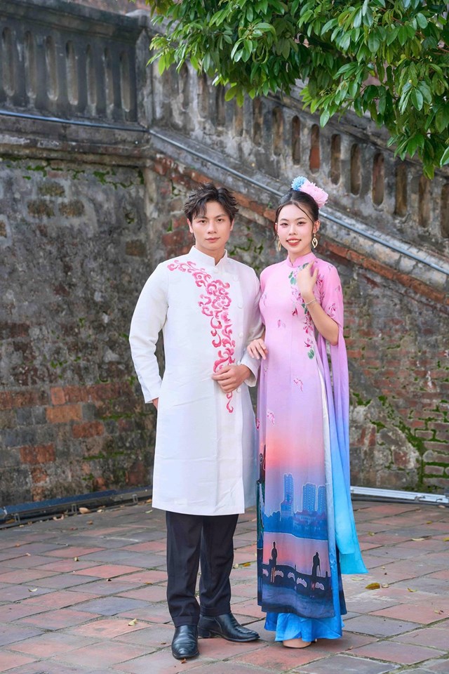 Ngắm &#225;o d&#224;i di sản “12 m&#249;a hoa H&#224; Nội” của NTK Ho&#224;ng Ly: Khi k&#253; ức nở hoa tr&#234;n từng t&#224; lụa - Ảnh 3