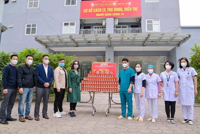 600 Hộp Viên Thảo Mộc Thiên Việt An với trị giá hơn 200 triệu đồng được trao cho Cơ sở thu dung Đền Lừ, Bệnh viện Đống Đa, Hà Nội