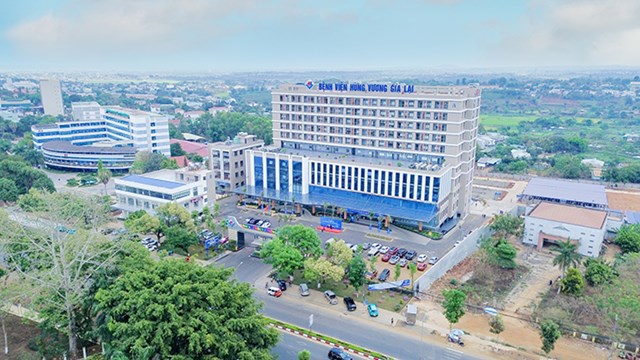 &#212;ng Phạm Văn Học - Chủ tịch HĐTV Hệ thống y tế H&#249;ng Vương: “X&#226;y dựng thương hiệu từ lương t&#226;m, đạo đức v&#224; tr&#225;ch nhiệm” - Ảnh 1