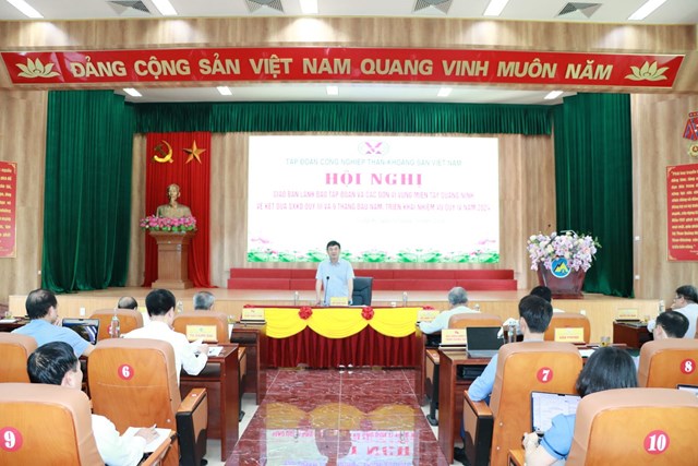 B&iacute; thư Đảng ủy, Chủ tịch HĐTV Ng&ocirc; Ho&agrave;ng Ng&acirc;n chủ tr&igrave; hội nghị&nbsp;giao ban giữa l&atilde;nh đạo Tập đo&agrave;n v&agrave; c&aacute;c đơn vị v&ugrave;ng Miền T&acirc;y (Quảng Ninh)