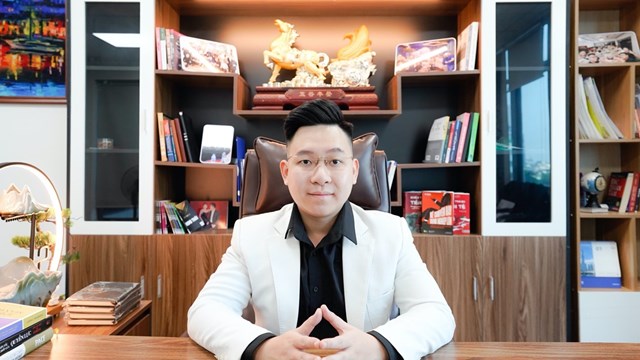 Founder Nguyễn Tiến Ho&agrave;ng