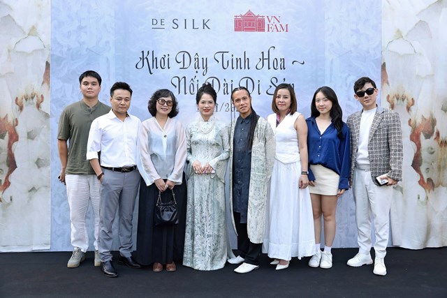 Bộ sưu tập “Khơi dậy Tinh hoa, Nối d&#224;i Di sản”: DeSilk t&#244;n vinh tinh thần v&#224; gi&#225; trị văn h&#243;a Việt Nam - Ảnh 1