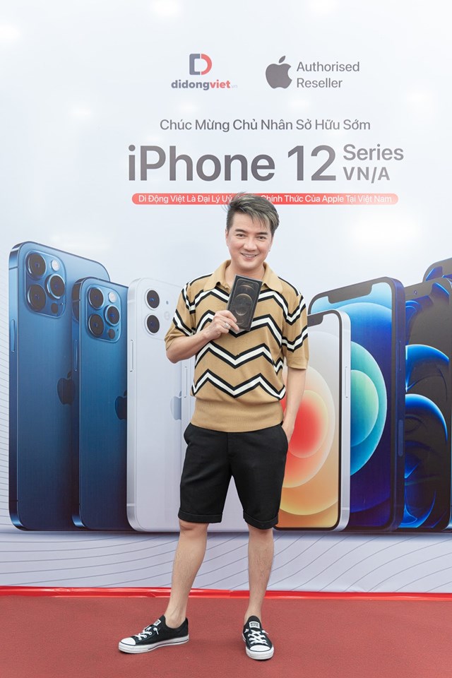 Ông hoàng nhạc Việt chọn sắm iPhone 12 Pro Max màu Gold
