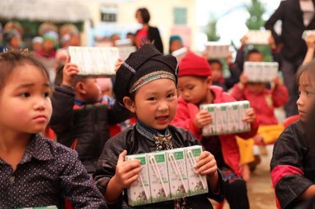 Trong 14 năm qua chương tr&igrave;nh Quỹ sữa Vươn cao Việt Nam đ&atilde; trao tặng sữa cho hơn 479.000 trẻ em c&oacute; ho&agrave;n cảnh kh&oacute; khăn tr&ecirc;n cả nước.
