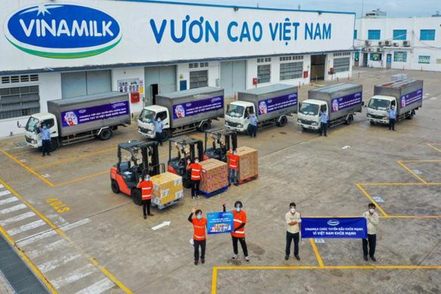 Hoạt động cung ứng hàng hóa được Vinamilk duy trì trong điều kiện giãn cách, đảm bảo sản phẩm dinh dưỡng đến với người dân.