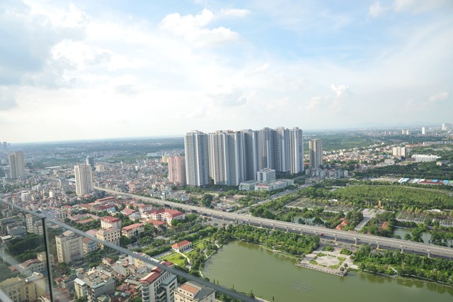 Tầm view hồ điều hòa đắt giá từ căn hộ trục Greenview của The Zei