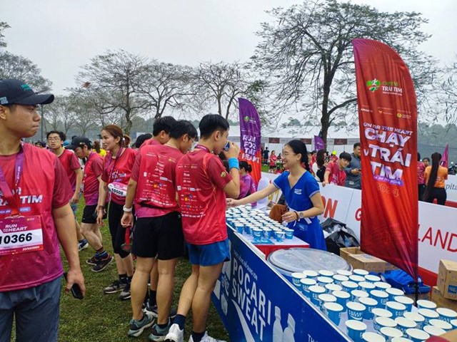 Pocari Sweat Việt Nam về đ&#237;ch th&#224;nh c&#244;ng c&#249;ng sự kiện Chạy V&#236; Tr&#225;i Tim M&#249;a giải thứ 10 - Ảnh 1