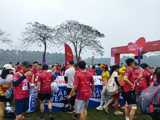 Pocari Sweat Việt Nam về đ&#237;ch th&#224;nh c&#244;ng c&#249;ng sự kiện Chạy V&#236; Tr&#225;i Tim M&#249;a giải thứ 10 - Ảnh 2