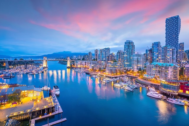 Bất động sản ph&aacute;t triển phồn thịnh quanh bến du thuyền tại Vancouver
